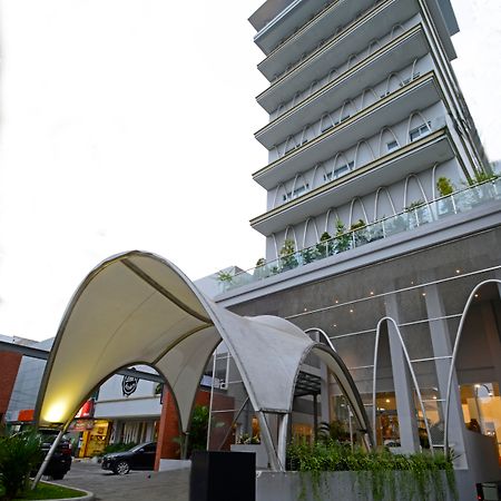 La Lisa Hotel Σουραμπάγια Εξωτερικό φωτογραφία