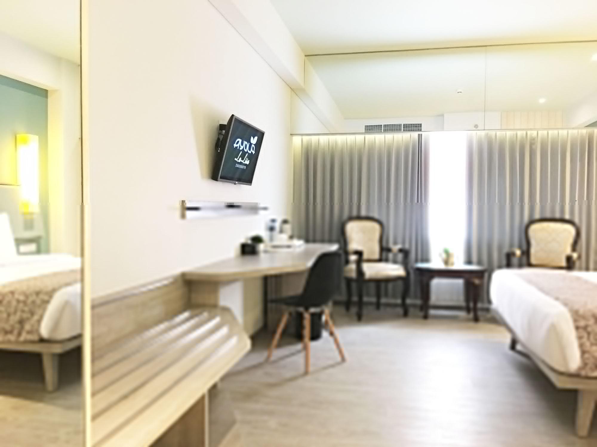 La Lisa Hotel Σουραμπάγια Εξωτερικό φωτογραφία