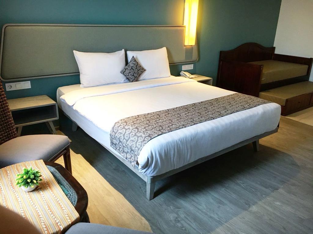 La Lisa Hotel Σουραμπάγια Εξωτερικό φωτογραφία