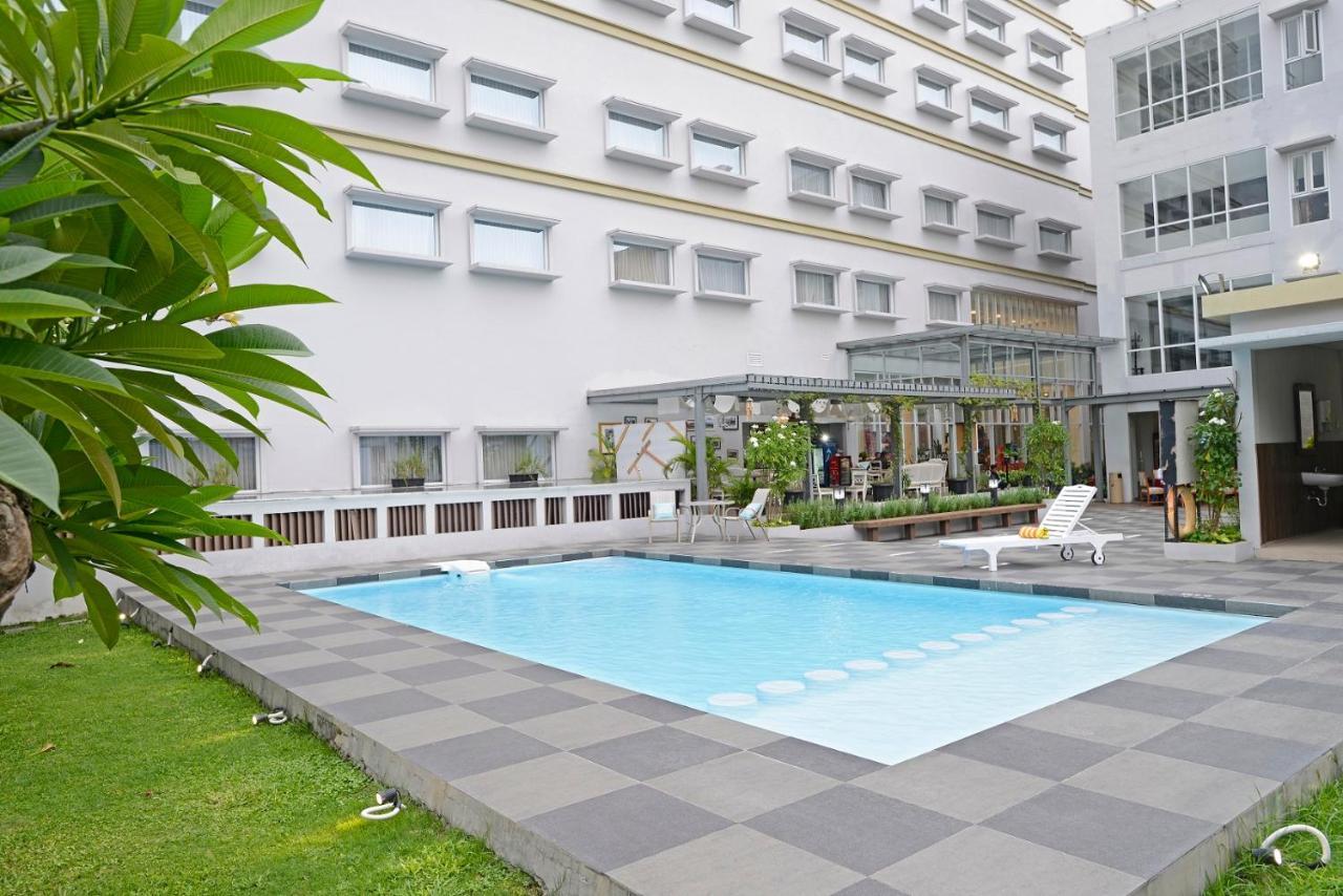 La Lisa Hotel Σουραμπάγια Εξωτερικό φωτογραφία